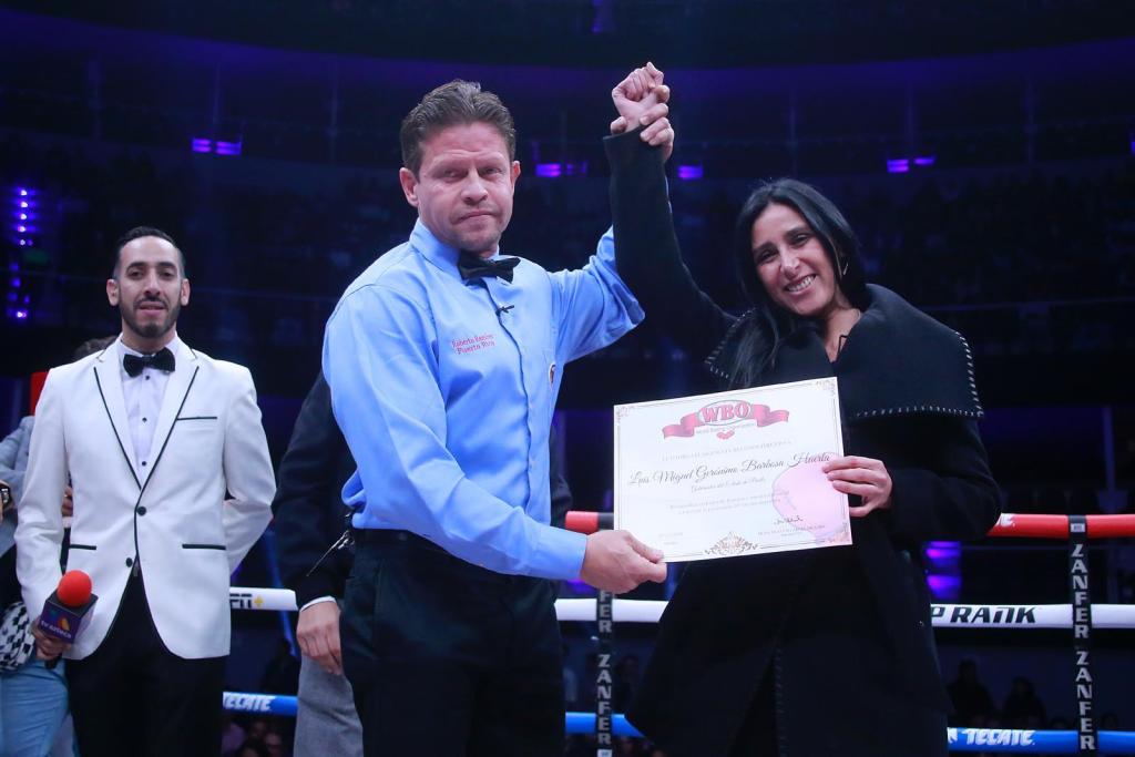 Pelea por el Campeonato Mundial Supergallo, en Puebla, todo un éxito