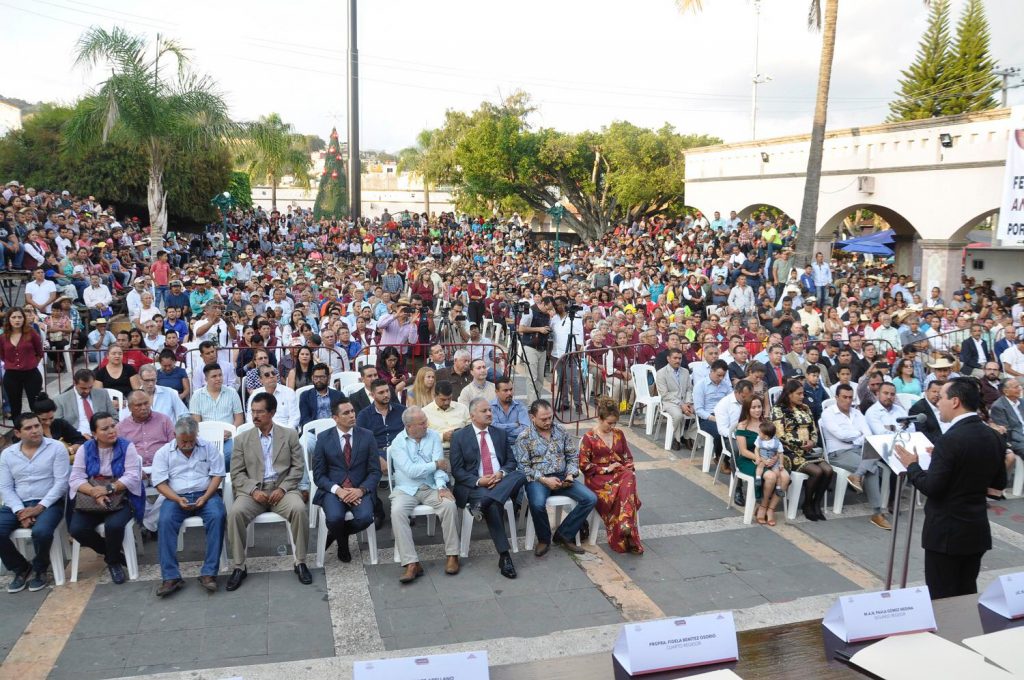 Anthony Domínguez rinde su primer informe de gobierno