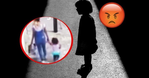 Mujer abandona a niña de 2 años en plena calle en CDMX; queda grabado en video