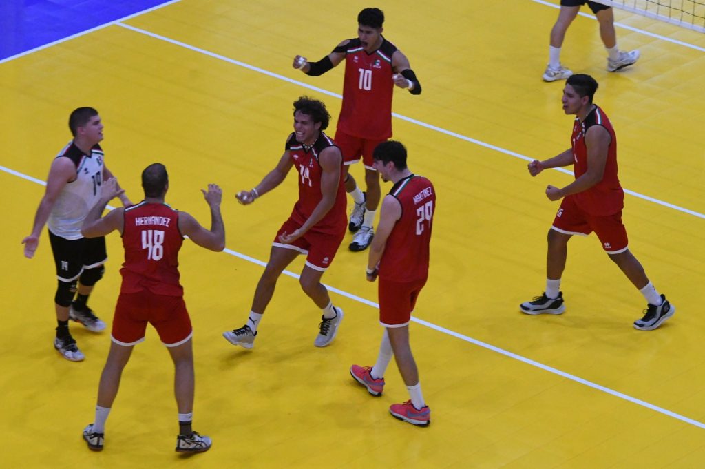 México se cubre de oro en voleibol