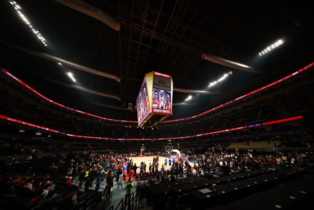 La confusión del sonido local con Belinda y abucheos a Lichnovsky: Lo que no se vio del NBA México City Game